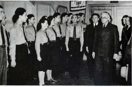 Jabotinsky reviewing Betar campers at Hunter, New York, August 3, 1940. Photo courtesy of the Jabotinsky Institute.