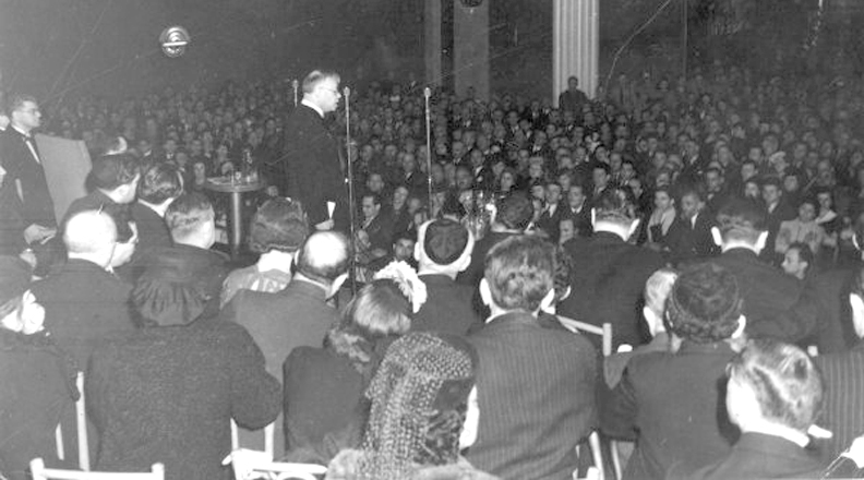 Vladimir Jabotinsky at the Manhattan Center, June 19, 1940. Photo courtesy of the Jabotinsky Institute.