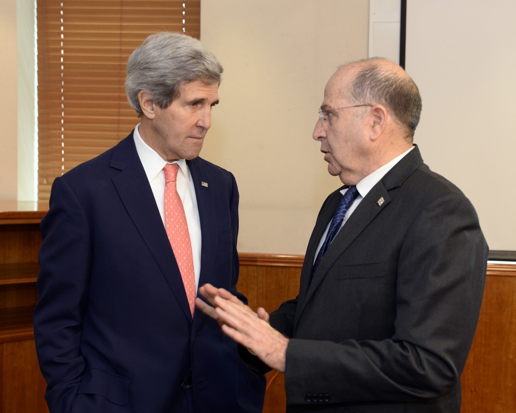 Israeli Minister of Defense Moshe Yaalon (R) meets with U.S. Secretary of State John Kerry in Jerusalem on January 3, 2014. Photo: Matty Stern / Flash90