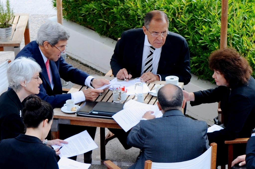 U.S. Secretary of State John Kerry and Russian Foreign Minister Sergey Lavrov, during final negotiating session over agreement to eliminate Syria's chemical weapons. Geneva, Switzerland, September 14, 2013. Photo: U.S. Department of State / Wikimedia