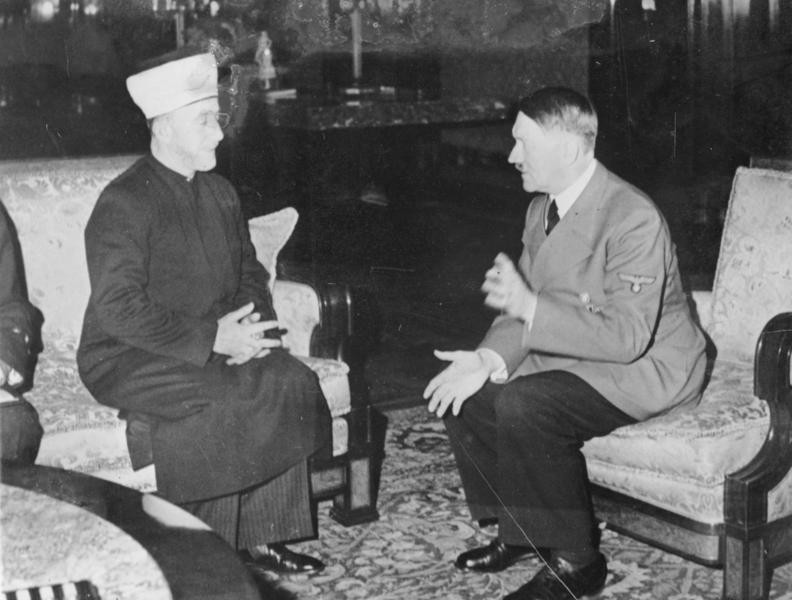 Haj Amin al-Husseini, the mufti of Jerusalem, meets with Adolf Hitler, 1941. Photo: Bundesarchiv / Wikimedia