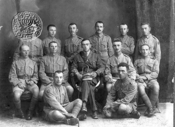 Jabotinsky with soldiers of the Jewish Legion, Autumn 1918, Jaffa. Photo: Jabotinsky Institute