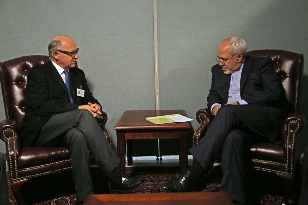 Argentine Foreign Minister Héctor Timerman meets with Iranian Foreign Minister Mohammad Javad Zarif, September 28, 2013. Photo: MRECIC ARG / Wikimedia
