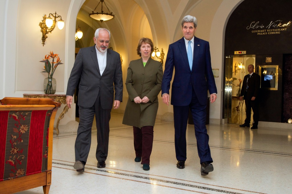 U.S. Secretary of State John Kerry, Baroness Catherine Ashton of the European Union, and Foreign Minister Mohammad Javad Zarif of Iran approach awaiting photographers in Vienna, Austria, on November 20, 2014, before sitting down for a three-way discussion about the future of Iran's nuclear program. Photo: U.S. Department of State / flickr