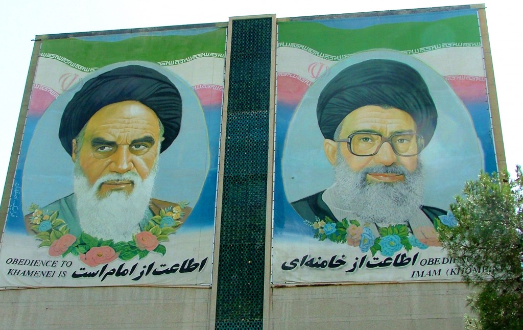 A mural depicting the former and current Supreme Leaders of Iran. Photo: Aino / flickr