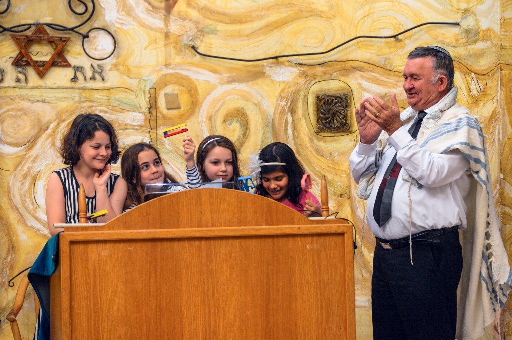 Children participate in Friday night services at Beit Daniel, a Reform synagogue in Tel Aviv. Photo: Aviram Valdman / The Tower