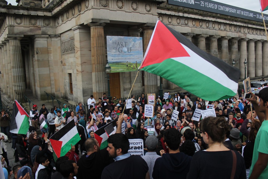 An pro-Palestinian rally in Edinburgh, July 12, 2014. Photo: Ric Lander / flickr