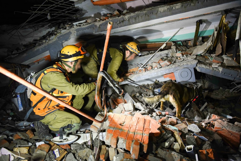 Israeli soldiers attempt to rescue injured and trapped people from the ruins of buildings in Nepal. Photo: IDF / Flash90