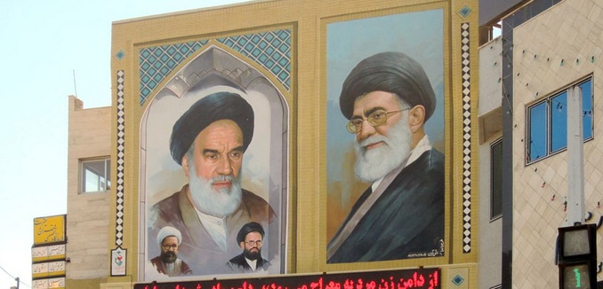Featuredimage_2015-11-05_Flickr_Khamenei_Khomeini_8906634210_65c7b0e10a_b