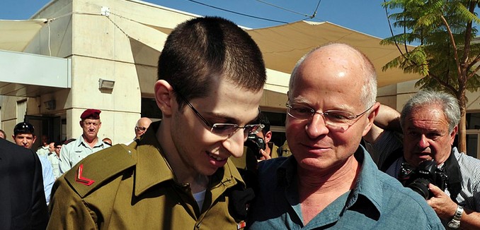 FeaturedImage_2015-12-31_Flash90_Gilad_Shalit