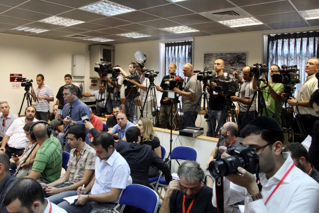 Reporters and photographers await a press conference held at the prime minister’s office in Jerusalem, July 26, 2011. Photo: Mark Israel Sellem / Flash90