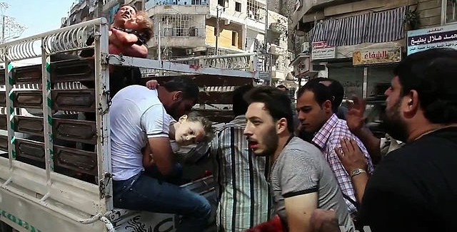 640px-Wounded_civilians_arrive_at_hospital_Aleppo