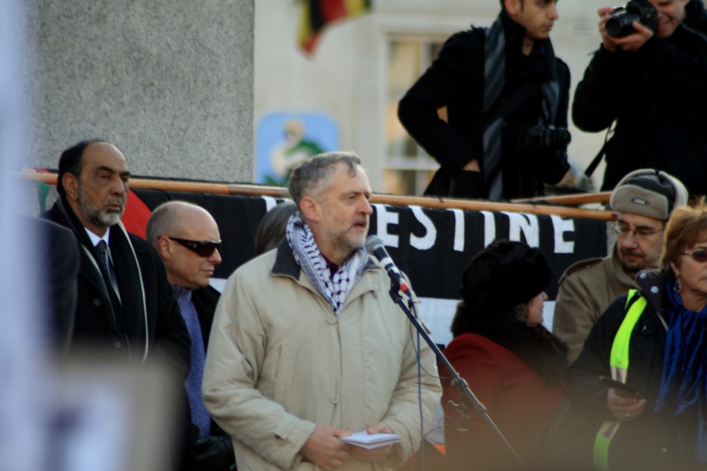 Jeremy Corbyn, now the leader of the British Labour Party, speaks at a pro-Palestinian rally in London’s Trafalgar Square, January 2009. Photo: Davide Simonetti / flickr