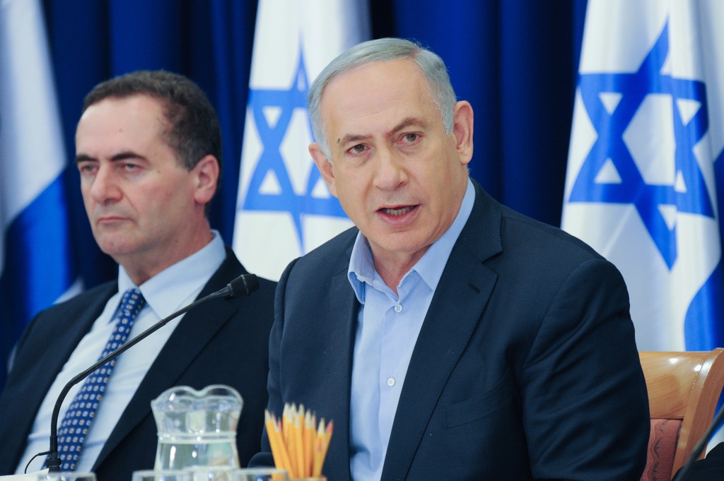Israeli prime minister Benjamin Netanyahu leads a cabinet meeting held in the Golan Heights, April 17, 2016. Photo: by Effi Sharir / Flash90