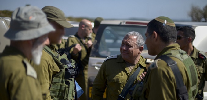 IDF Chief of Staff gadi Eisenkott visits General Staff of the Israel Defense Forces along with hundreds of Israeli soldiers attend a week long session of army drills, amongst them also navy and air force. June 22, 2016. Photo by Yahav Trudler/IDF Spokesperson *** Local Caption *** ????? ????
???''?
????? ????
???????