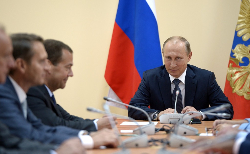 Russian President Vladimir Putin chairs a meeting of the country’s security council in Sevastopol, Crimea, August 2015. Photo: kremlin.ru