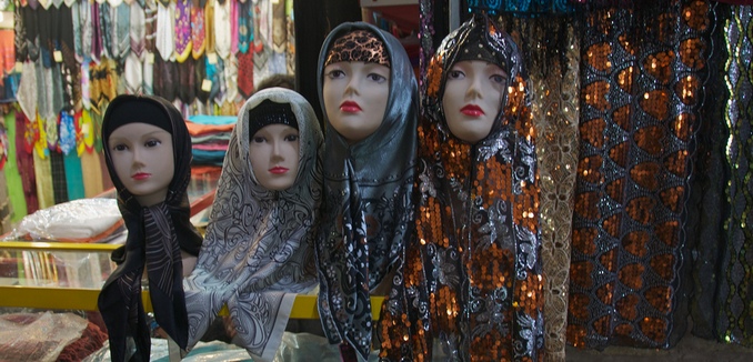 Teen girls in Qazvin
